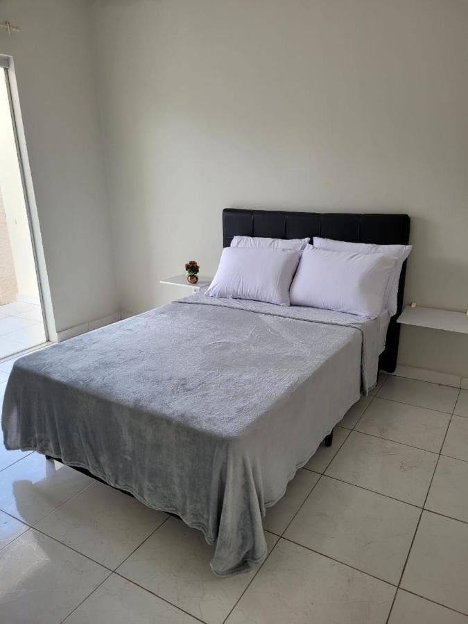 Sobrado 4 Amplo E Confortavel Em Condominio Corumbá Exteriör bild